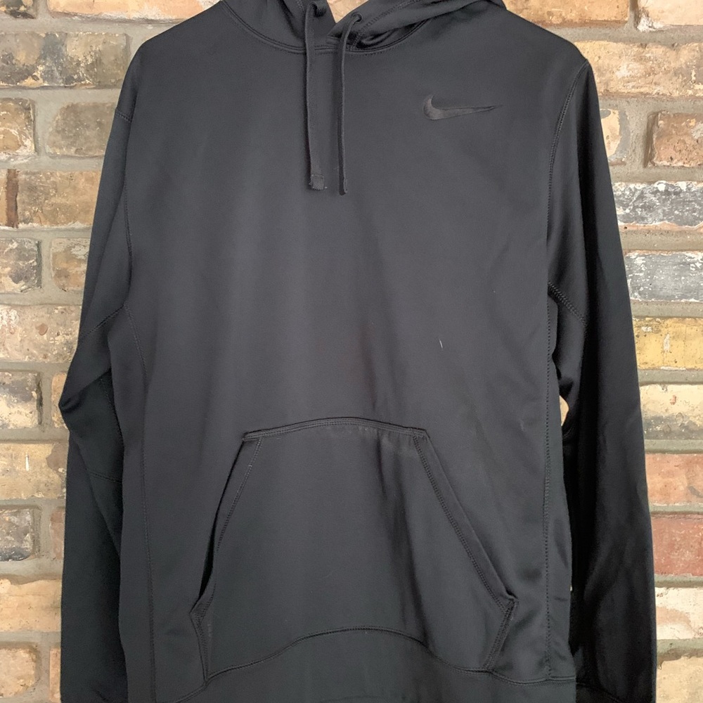 Nike therma fit sweatshirt, size M